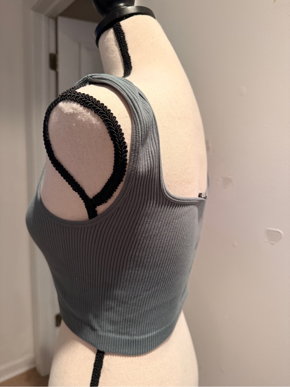 Zara Ribbed Tank Tops - Picture 3 of 5